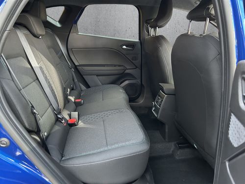https://csb-strapi-files.fsn1.your-objectstorage.com/inventory-cars/images/00c03d5dae8eae0a2a83ecc6890569a10add514e/21_500_8058.jpg