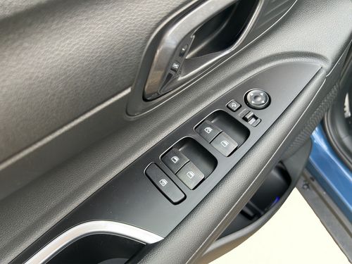 https://csb-strapi-files.fsn1.your-objectstorage.com/inventory-cars/images/010fa7c0b324fea1830c26f86d100297fc5366a5/13_500_9493.jpg
