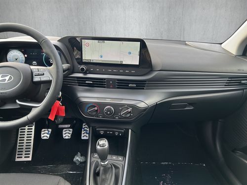 https://csb-strapi-files.fsn1.your-objectstorage.com/inventory-cars/images/010fa7c0b324fea1830c26f86d100297fc5366a5/17_500_1720.jpg