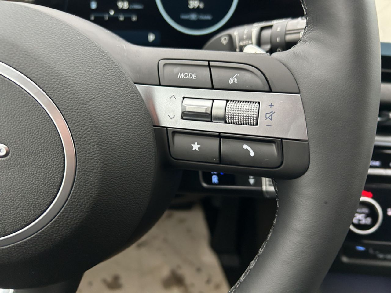 https://csb-strapi-files.fsn1.your-objectstorage.com/inventory-cars/images/01b2221506f8e431d08330eacd300befcec99bd4/23_1280_8144.jpg