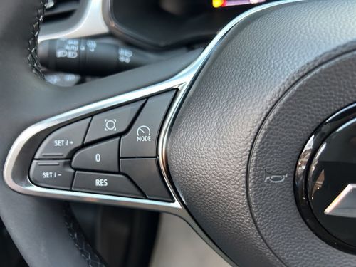 https://csb-strapi-files.fsn1.your-objectstorage.com/inventory-cars/images/01e971d0819fcd3380bd31d01e6a36b199e7722c/12_500_7231.jpg