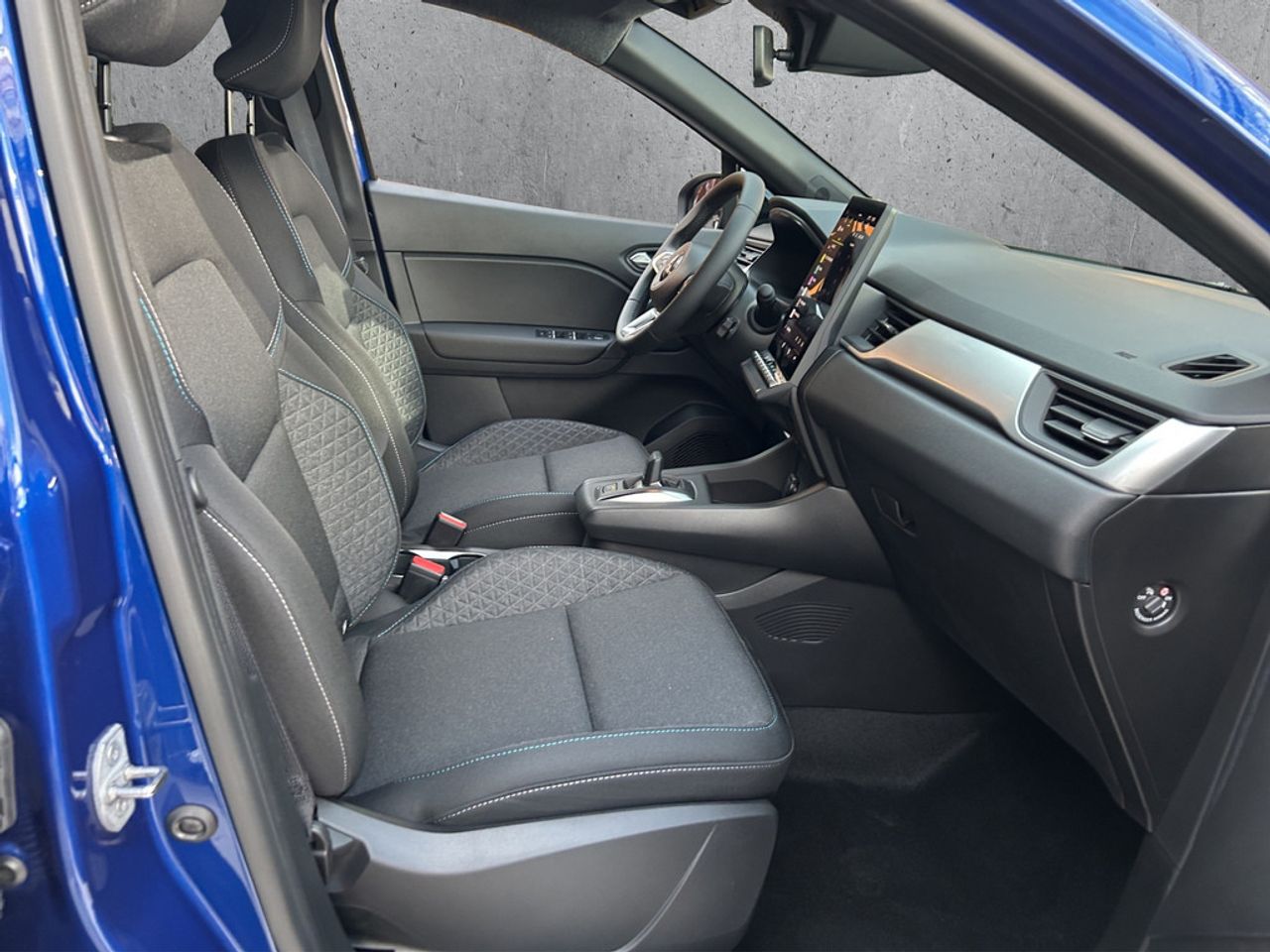 https://csb-strapi-files.fsn1.your-objectstorage.com/inventory-cars/images/01e971d0819fcd3380bd31d01e6a36b199e7722c/20_1280_2370.jpg