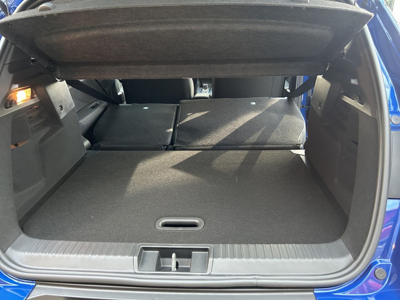https://csb-strapi-files.fsn1.your-objectstorage.com/inventory-cars/images/01e971d0819fcd3380bd31d01e6a36b199e7722c/23_1280_9570.jpg