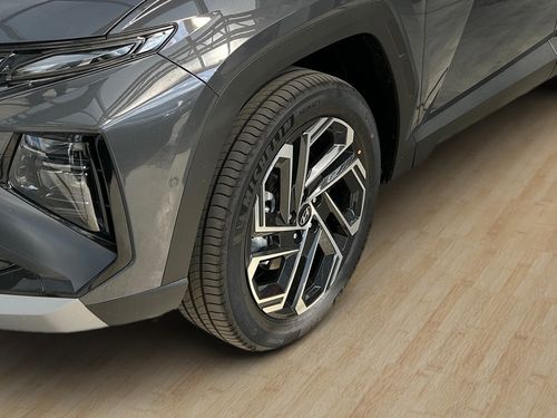 https://csb-strapi-files.fsn1.your-objectstorage.com/inventory-cars/images/02f6620a44a0085439f56cd2f3de1f8cf0d4d372/5_500_1877.jpg