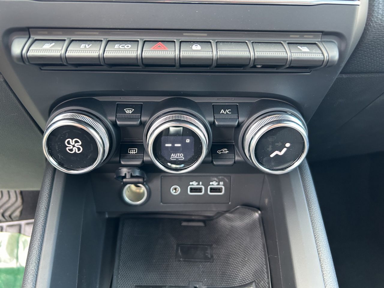 https://csb-strapi-files.fsn1.your-objectstorage.com/inventory-cars/images/03b7c9350f36319354755ab0693c34617126b74b/12_1280_5573.jpg