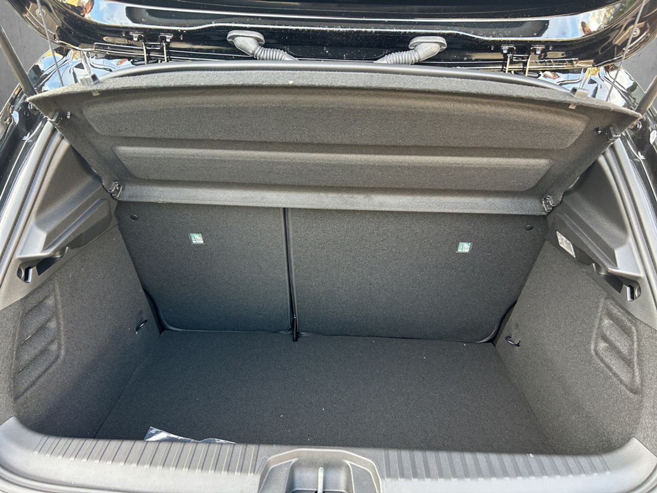 https://csb-strapi-files.fsn1.your-objectstorage.com/inventory-cars/images/03b7c9350f36319354755ab0693c34617126b74b/17_1280_3366.jpg