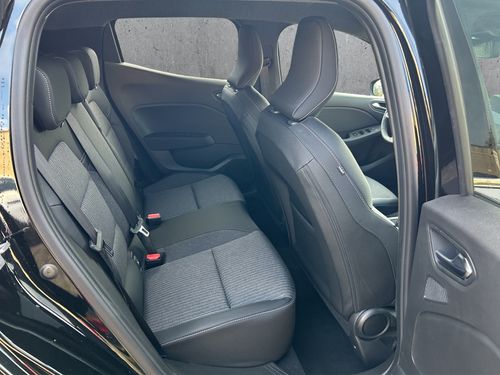 https://csb-strapi-files.fsn1.your-objectstorage.com/inventory-cars/images/03b7c9350f36319354755ab0693c34617126b74b/18_500_9537.jpg