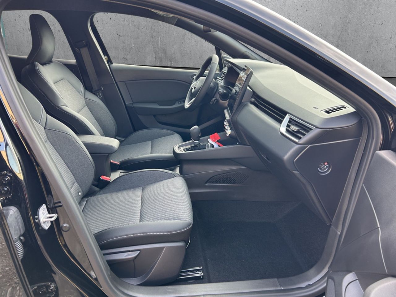 https://csb-strapi-files.fsn1.your-objectstorage.com/inventory-cars/images/03b7c9350f36319354755ab0693c34617126b74b/19_1280_9648.jpg