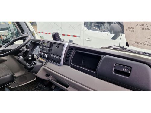 https://csb-strapi-files.fsn1.your-objectstorage.com/inventory-cars/images/03c35bc0ec2b2be9b4f1dd02c8f7f2698ca789ae/6_500_6691.jpg