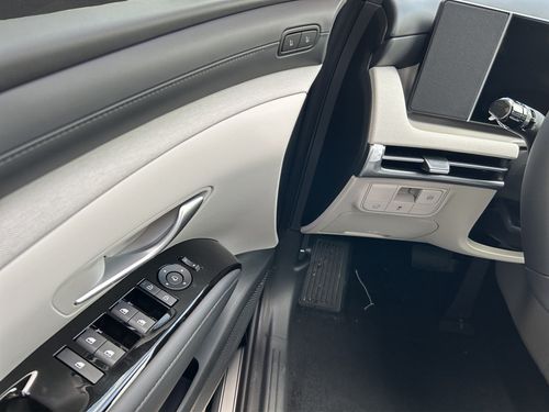 https://csb-strapi-files.fsn1.your-objectstorage.com/inventory-cars/images/03c76f009228c8ebd1aa06e426d115a4cc73bd10/11_500_1242.jpg