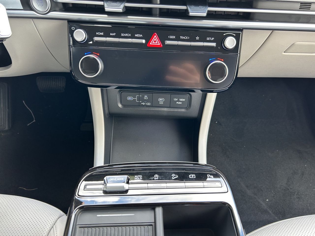 https://csb-strapi-files.fsn1.your-objectstorage.com/inventory-cars/images/03c76f009228c8ebd1aa06e426d115a4cc73bd10/21_1280_3747.jpg