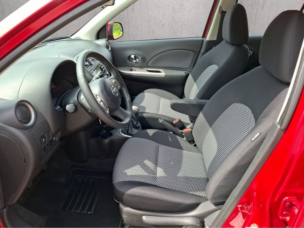 https://csb-strapi-files.fsn1.your-objectstorage.com/inventory-cars/images/046f7d8df0a8493467aea7bec88cc43288d342f8/9_1280_3397.jpg