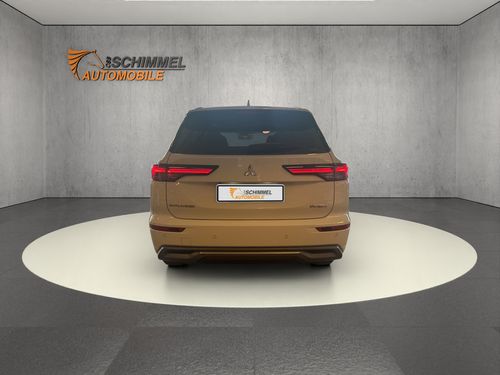 https://csb-strapi-files.fsn1.your-objectstorage.com/inventory-cars/images/0505bd4d5dd131ce6795b40fb7bccaabacfcbd3e/5_500_1349.jpg