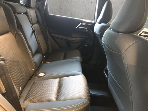 https://csb-strapi-files.fsn1.your-objectstorage.com/inventory-cars/images/0578ad86f4899409b33a80da0fa89b9cf6c30b7d/12_500_2362.jpg