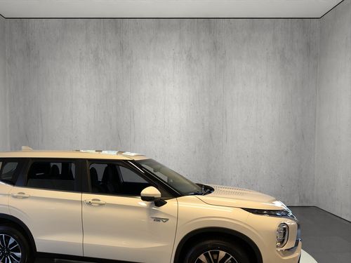 https://csb-strapi-files.fsn1.your-objectstorage.com/inventory-cars/images/0578ad86f4899409b33a80da0fa89b9cf6c30b7d/3_500_6974.jpg