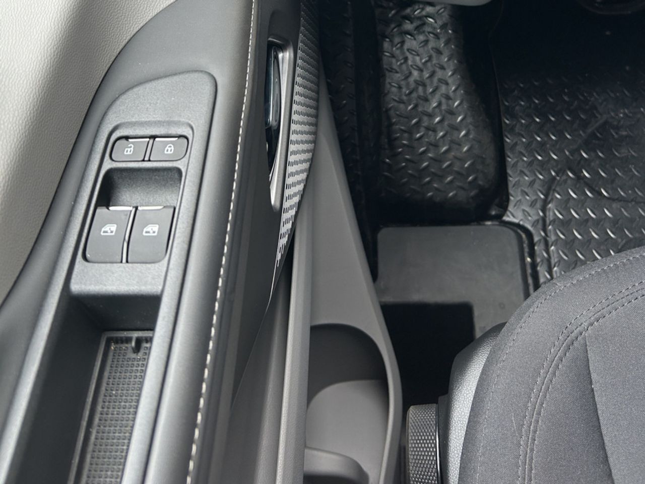 https://csb-strapi-files.fsn1.your-objectstorage.com/inventory-cars/images/06700a54b822d9734acfbc860d4b9003a6f68406/13_1280_9915.jpg