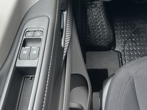 https://csb-strapi-files.fsn1.your-objectstorage.com/inventory-cars/images/06700a54b822d9734acfbc860d4b9003a6f68406/13_500_9855.jpg