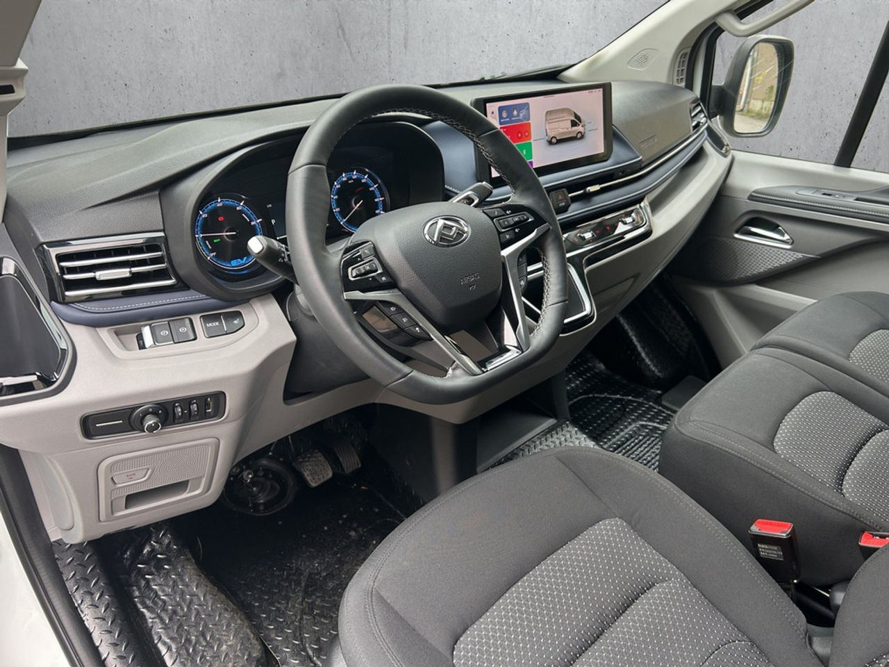 https://csb-strapi-files.fsn1.your-objectstorage.com/inventory-cars/images/06700a54b822d9734acfbc860d4b9003a6f68406/14_1280_2701.jpg