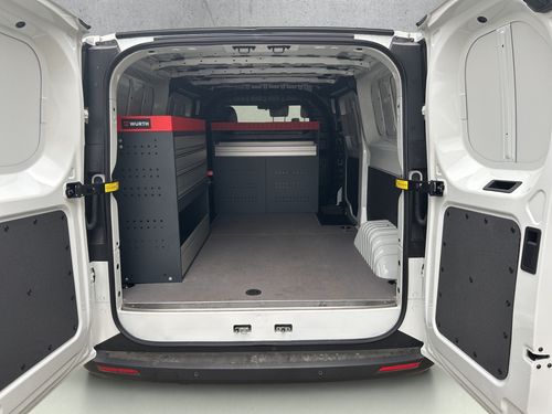 https://csb-strapi-files.fsn1.your-objectstorage.com/inventory-cars/images/06700a54b822d9734acfbc860d4b9003a6f68406/18_500_8725.jpg