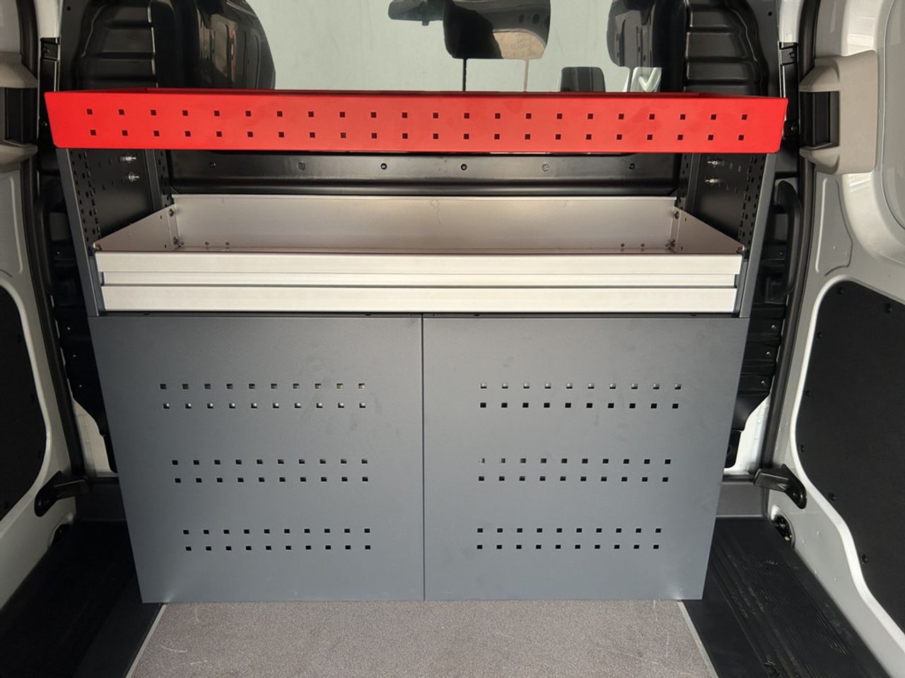 https://csb-strapi-files.fsn1.your-objectstorage.com/inventory-cars/images/06700a54b822d9734acfbc860d4b9003a6f68406/20_1280_7870.jpg