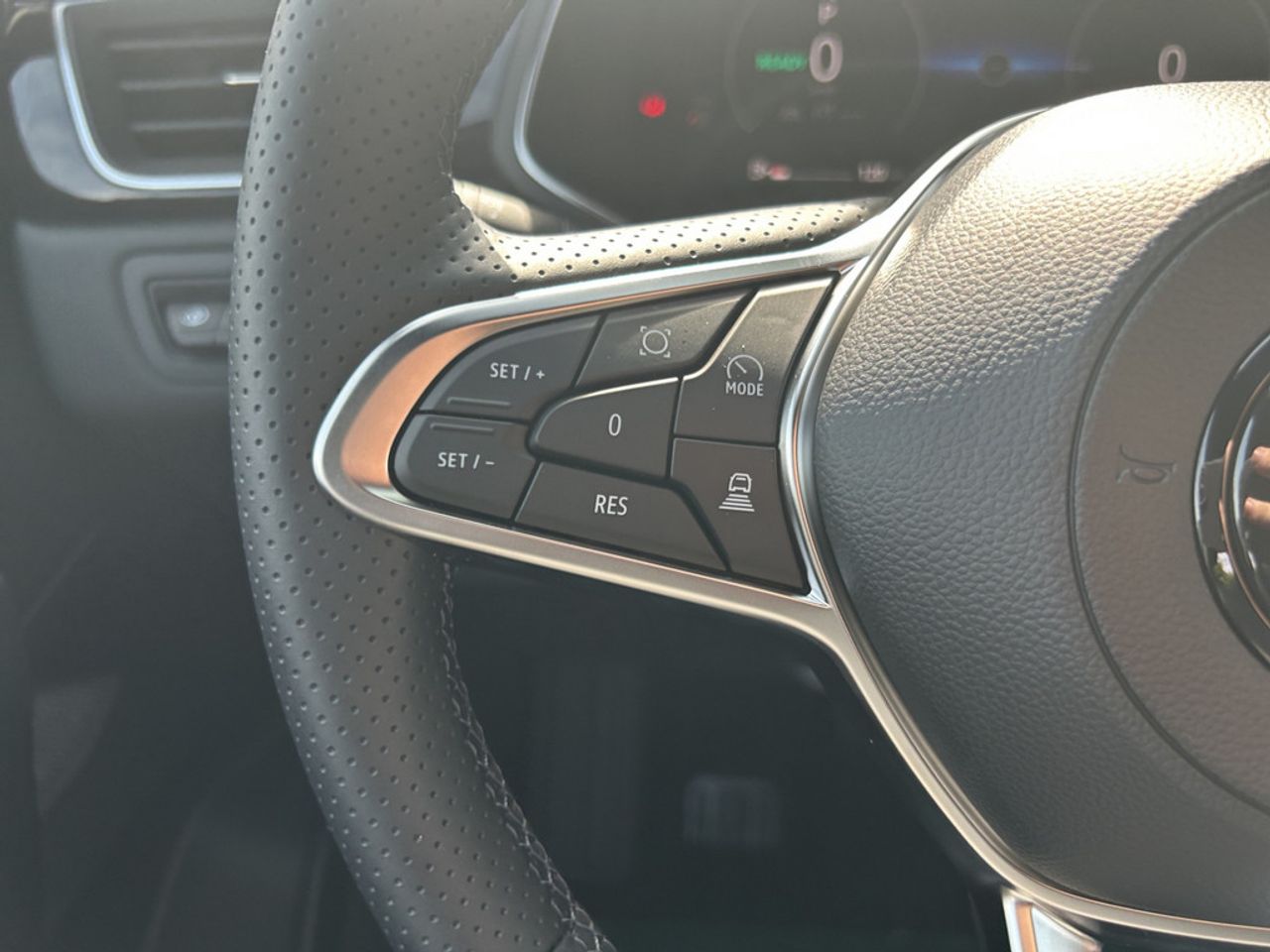 https://csb-strapi-files.fsn1.your-objectstorage.com/inventory-cars/images/07a63d1b16e95f2098588c0d8f08c69fec817002/15_1280_2820.jpg