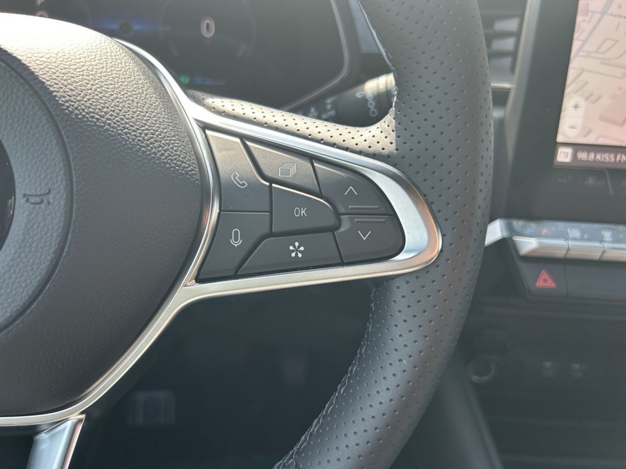 https://csb-strapi-files.fsn1.your-objectstorage.com/inventory-cars/images/07a63d1b16e95f2098588c0d8f08c69fec817002/16_1280_9708.jpg