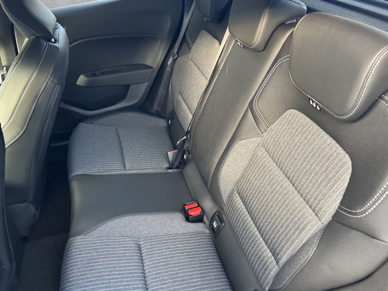 https://csb-strapi-files.fsn1.your-objectstorage.com/inventory-cars/images/08e20f64e256687cdf5c981ba5e7d803cbf3269d/14_1280_3255.jpg