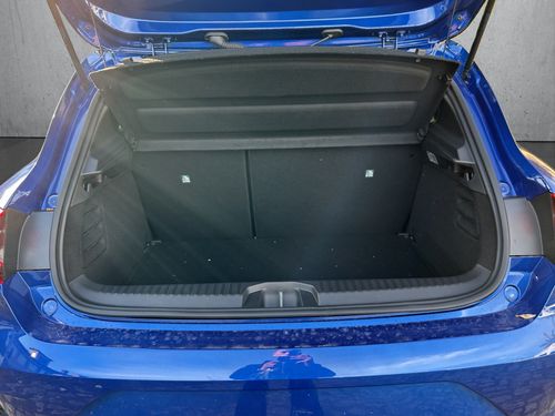 https://csb-strapi-files.fsn1.your-objectstorage.com/inventory-cars/images/08e20f64e256687cdf5c981ba5e7d803cbf3269d/17_500_5584.jpg