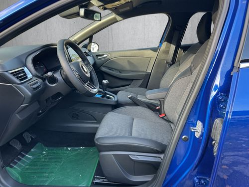 https://csb-strapi-files.fsn1.your-objectstorage.com/inventory-cars/images/08e20f64e256687cdf5c981ba5e7d803cbf3269d/9_500_2165.jpg