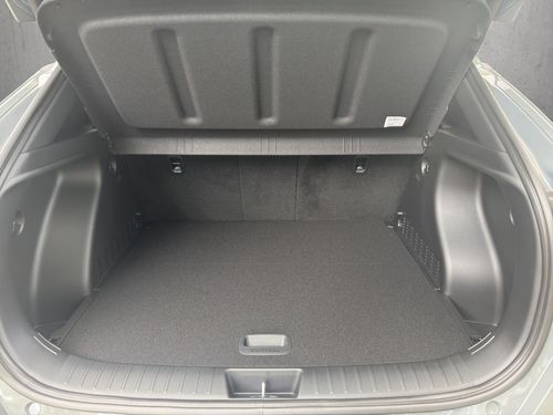 https://csb-strapi-files.fsn1.your-objectstorage.com/inventory-cars/images/08f3ef688efdc9824bac058b5b758aaa80971c69/18_500_3464.jpg