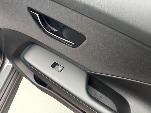 https://csb-strapi-files.fsn1.your-objectstorage.com/inventory-cars/images/08f3ef688efdc9824bac058b5b758aaa80971c69/21_500_4869.jpg