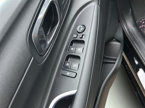 https://csb-strapi-files.fsn1.your-objectstorage.com/inventory-cars/images/0922d821ad7c1c8fcd250ac060b990e14fc9636d/12_500_1841.jpg