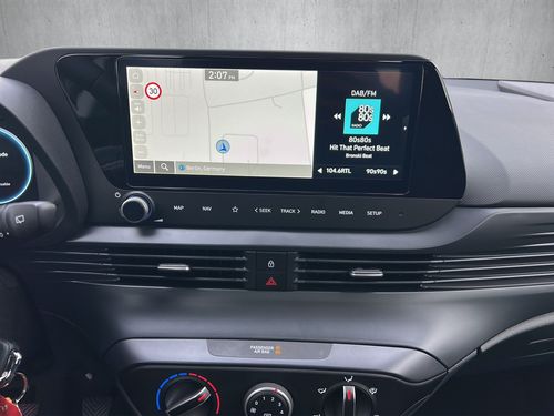 https://csb-strapi-files.fsn1.your-objectstorage.com/inventory-cars/images/0922d821ad7c1c8fcd250ac060b990e14fc9636d/18_500_1339.jpg