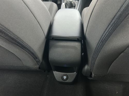 https://csb-strapi-files.fsn1.your-objectstorage.com/inventory-cars/images/0922d821ad7c1c8fcd250ac060b990e14fc9636d/30_500_6092.jpg