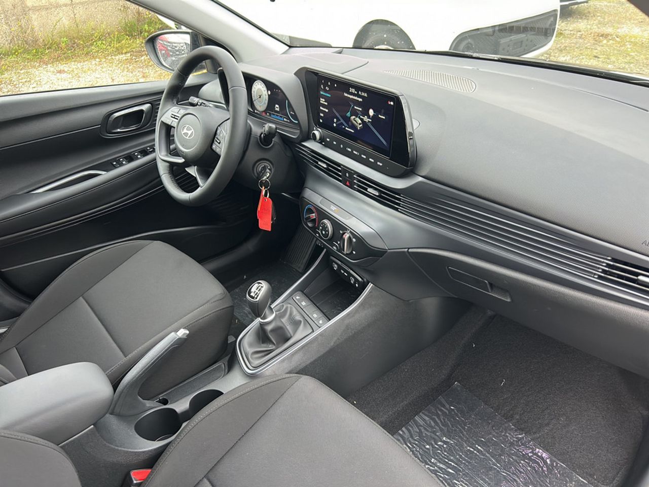 https://csb-strapi-files.fsn1.your-objectstorage.com/inventory-cars/images/0922d821ad7c1c8fcd250ac060b990e14fc9636d/31_1280_8540.jpg
