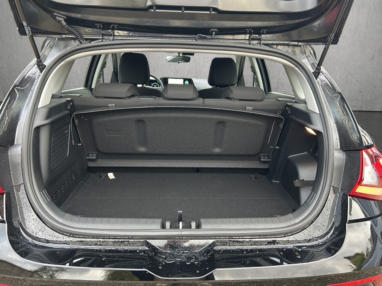 https://csb-strapi-files.fsn1.your-objectstorage.com/inventory-cars/images/0922d821ad7c1c8fcd250ac060b990e14fc9636d/5_1280_7670.jpg