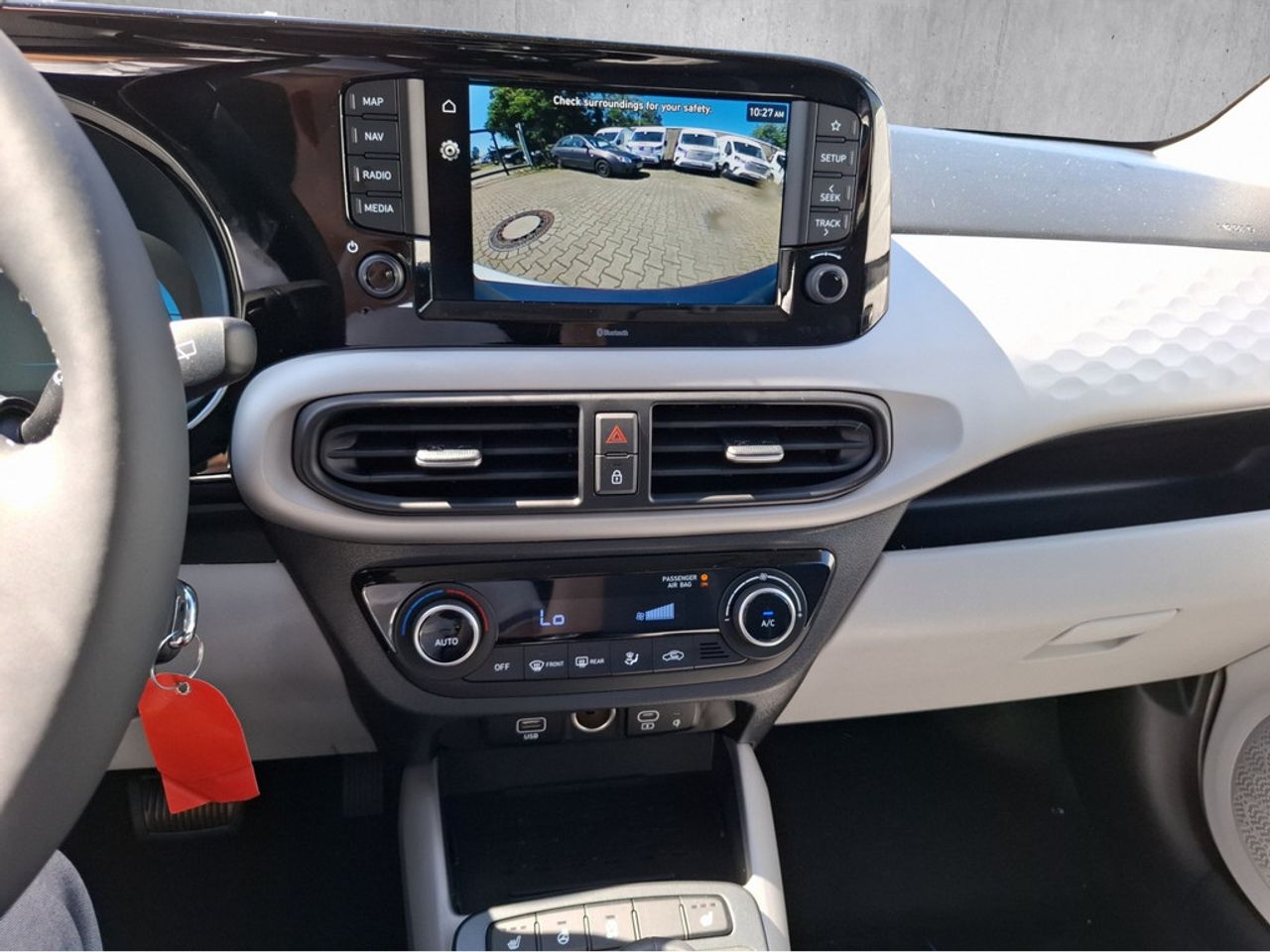 https://csb-strapi-files.fsn1.your-objectstorage.com/inventory-cars/images/0a06735e51f56cec31d1478f585238e3d9930f9a/12_1280_7709.jpg