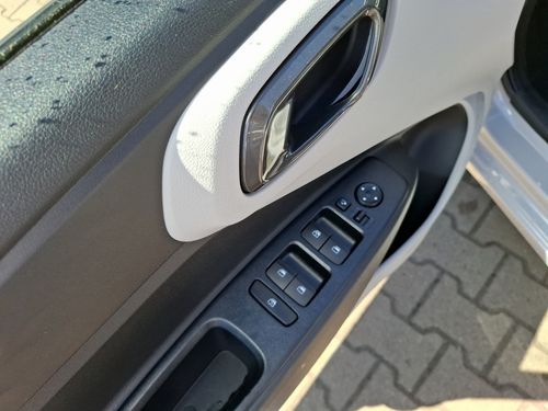 https://csb-strapi-files.fsn1.your-objectstorage.com/inventory-cars/images/0a06735e51f56cec31d1478f585238e3d9930f9a/13_500_7290.jpg