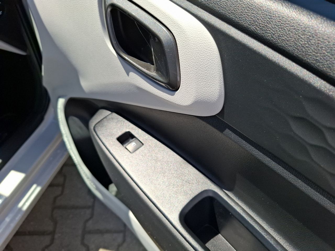 https://csb-strapi-files.fsn1.your-objectstorage.com/inventory-cars/images/0a06735e51f56cec31d1478f585238e3d9930f9a/21_1280_3128.jpg