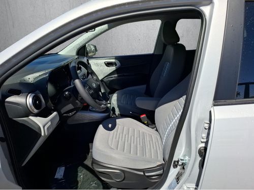 https://csb-strapi-files.fsn1.your-objectstorage.com/inventory-cars/images/0a06735e51f56cec31d1478f585238e3d9930f9a/9_500_4365.jpg