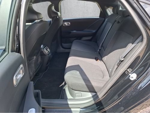 https://csb-strapi-files.fsn1.your-objectstorage.com/inventory-cars/images/0a4e4dc5c55078077f25dc5c3db47fd282f8b5d5/15_500_4148.jpg