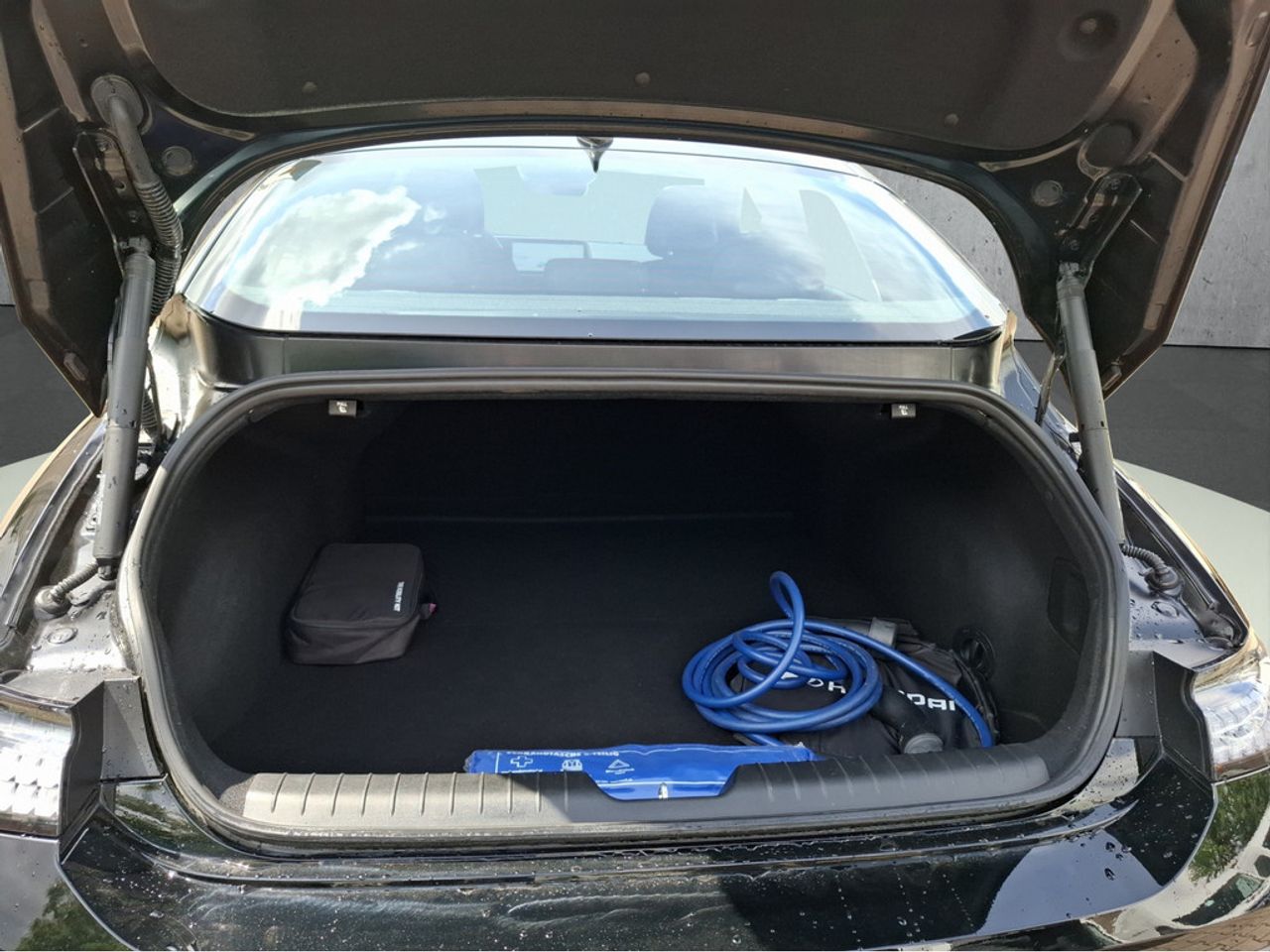 https://csb-strapi-files.fsn1.your-objectstorage.com/inventory-cars/images/0a4e4dc5c55078077f25dc5c3db47fd282f8b5d5/18_1280_5021.jpg