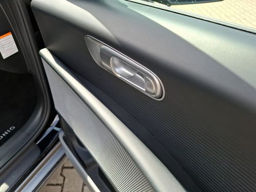 https://csb-strapi-files.fsn1.your-objectstorage.com/inventory-cars/images/0a4e4dc5c55078077f25dc5c3db47fd282f8b5d5/21_500_4071.jpg