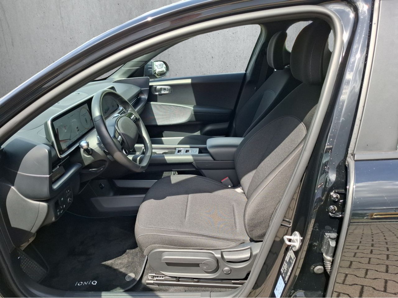 https://csb-strapi-files.fsn1.your-objectstorage.com/inventory-cars/images/0a4e4dc5c55078077f25dc5c3db47fd282f8b5d5/9_1280_4303.jpg