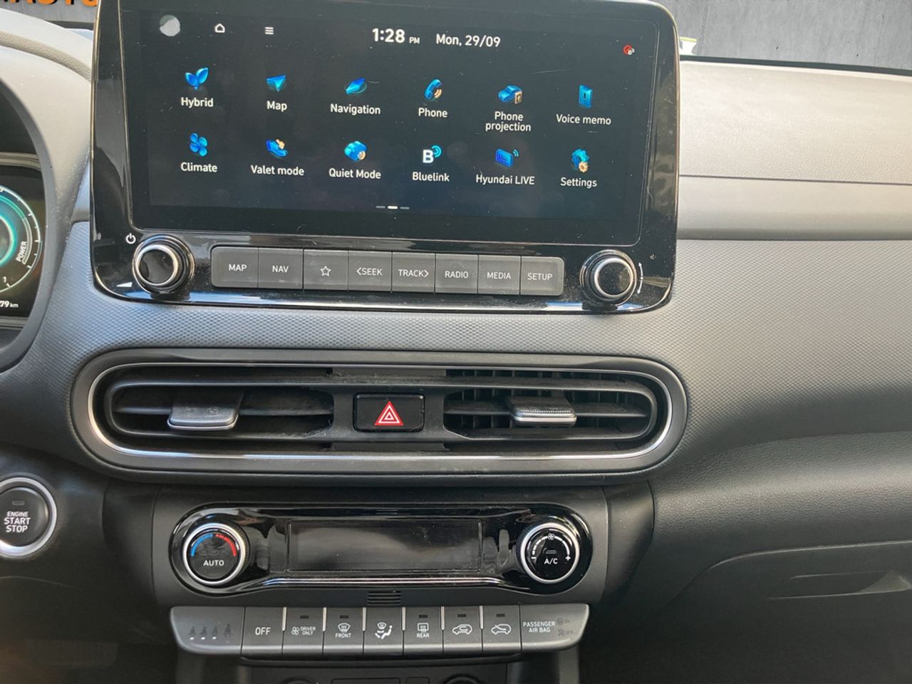 https://csb-strapi-files.fsn1.your-objectstorage.com/inventory-cars/images/0aa113ba5ddebe67adb416f69ec2d0bf28c9ed5b/12_1280_4570.jpg