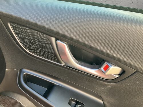 https://csb-strapi-files.fsn1.your-objectstorage.com/inventory-cars/images/0aa113ba5ddebe67adb416f69ec2d0bf28c9ed5b/21_500_2044.jpg