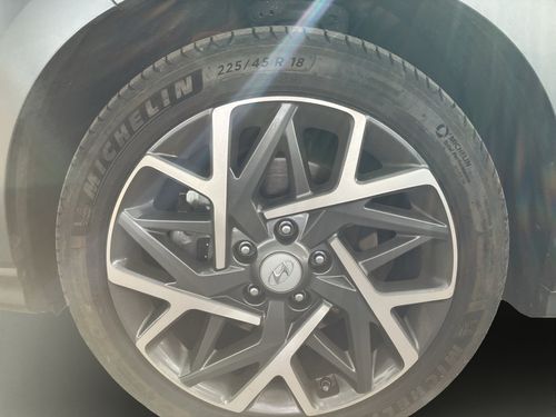 https://csb-strapi-files.fsn1.your-objectstorage.com/inventory-cars/images/0aa113ba5ddebe67adb416f69ec2d0bf28c9ed5b/2_500_8445.jpg