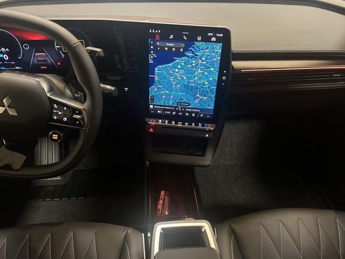 https://csb-strapi-files.fsn1.your-objectstorage.com/inventory-cars/images/0bbb692f1c769b1aaa861b8366e4ece33700aea3/10_500_1221.jpg