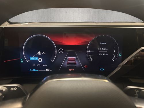 https://csb-strapi-files.fsn1.your-objectstorage.com/inventory-cars/images/0bbb692f1c769b1aaa861b8366e4ece33700aea3/14_500_6715.jpg