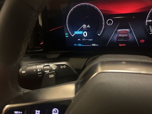 https://csb-strapi-files.fsn1.your-objectstorage.com/inventory-cars/images/0bbb692f1c769b1aaa861b8366e4ece33700aea3/16_500_7001.jpg